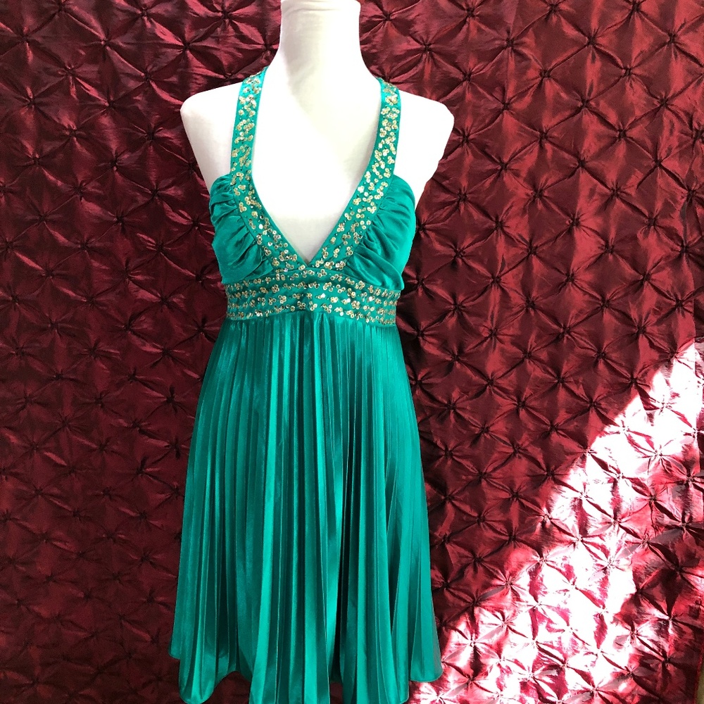 ππMorgan & Co. Beautiful Prom Dress w/ sequinsπ